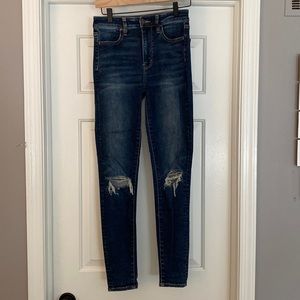 Women’s American Eagle Jegging, distressed, size 2, super high rise